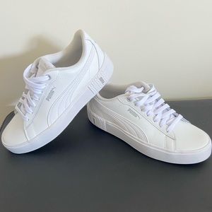 PUMA WOMENS WHITE SNEAKERS -SIZE 8 BUT FITS LIKE A 7.5